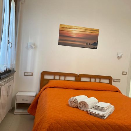 Casa Vacanze Casanova อาเจโรลา ภายนอก รูปภาพ